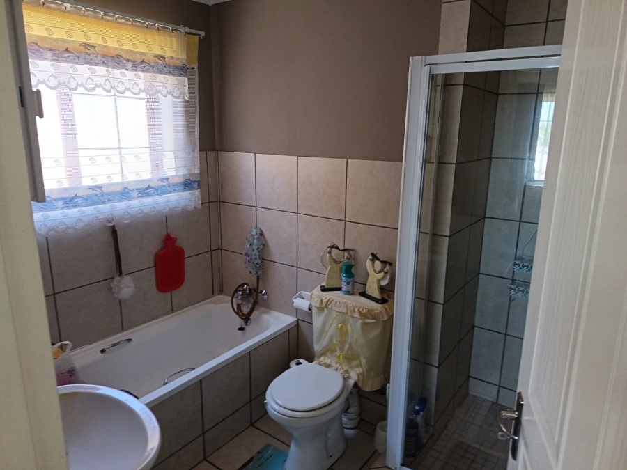 3 Bedroom Property for Sale in Langenhovenpark Free State